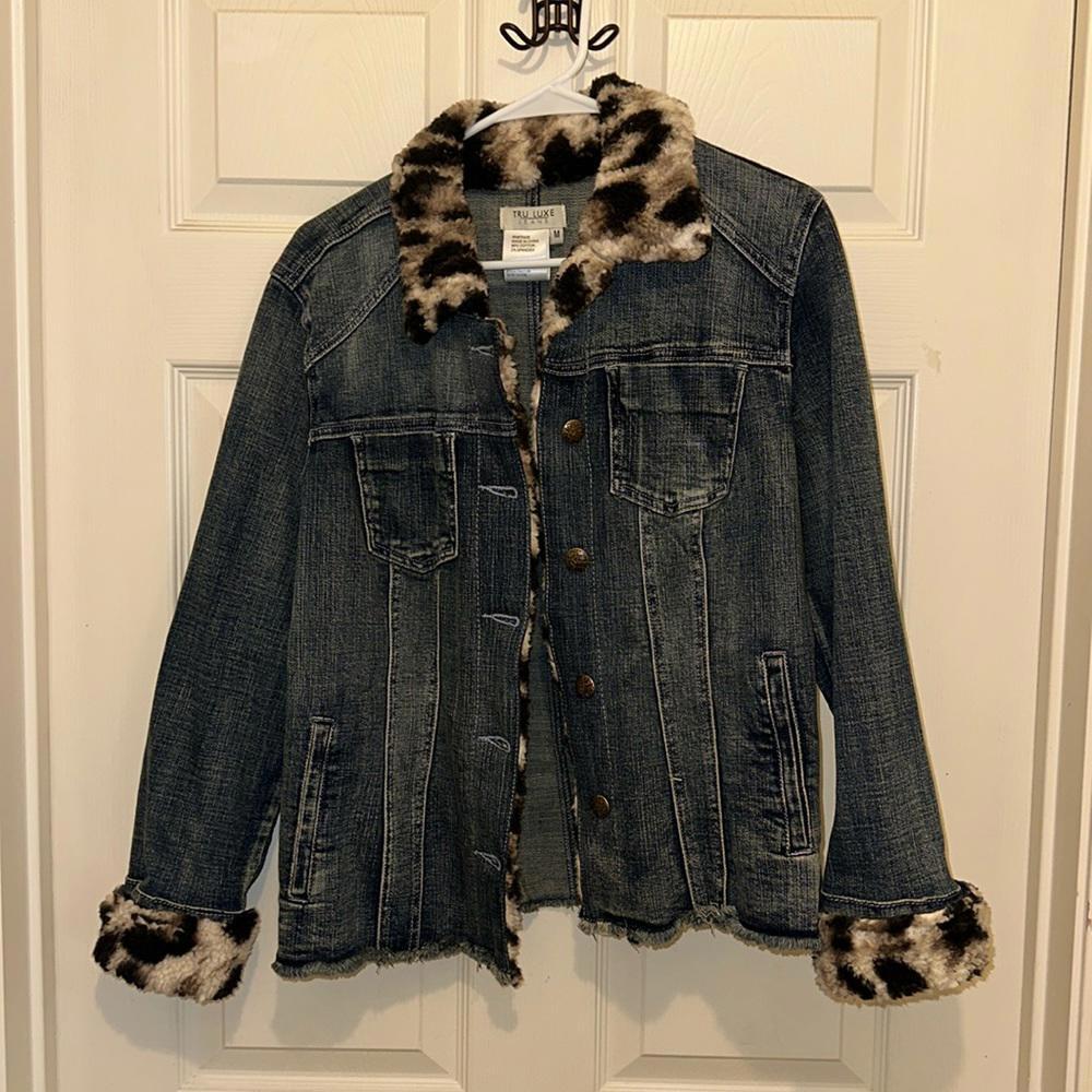 Women’s Tru Luxe Jeans Denim Jacket with Faux Fur